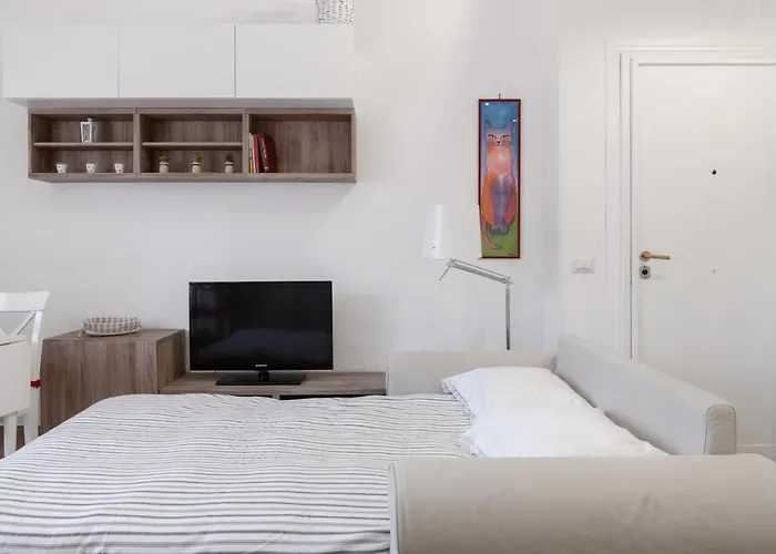 Walking Distance From San Pietro Apartment