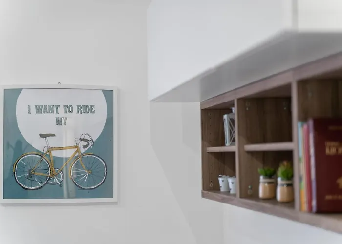 Walking Distance From San Pietro Apartment *