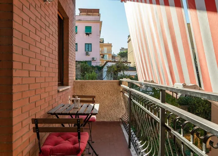 Apartment Walking Distance From San Pietro Rom